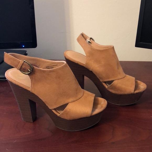 🔥AWESOME Clogs!!! - Picture 1 of 4